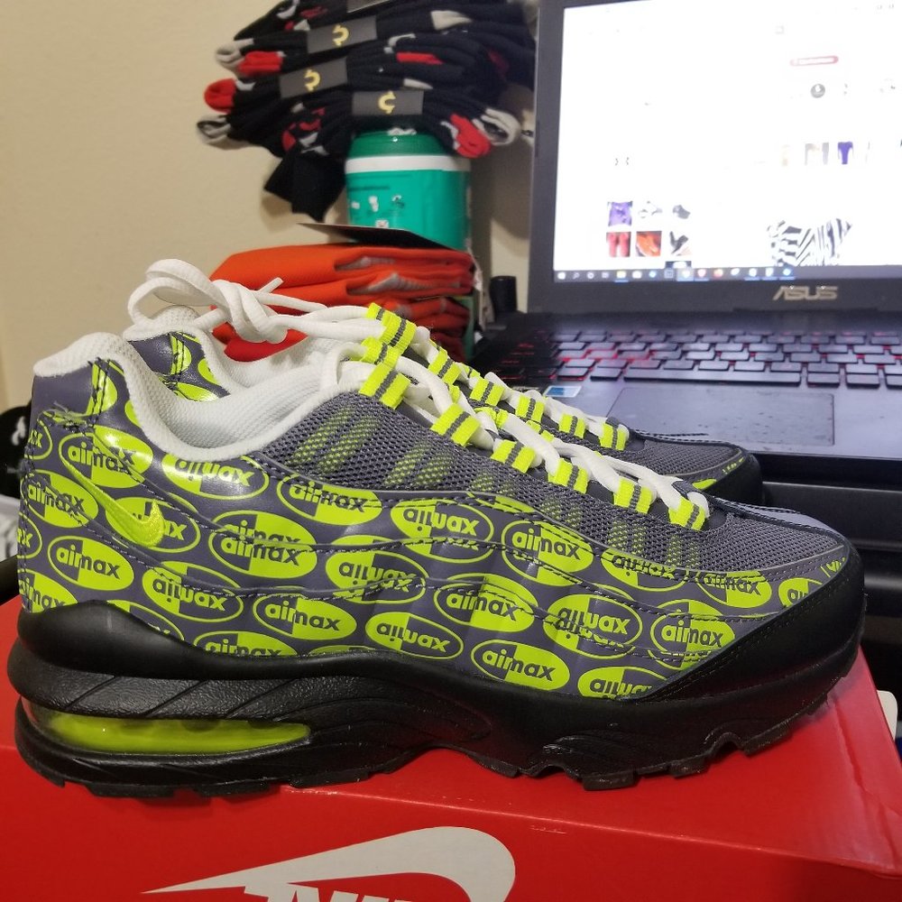 Nike Air Max 95 SE GS Boys Kids Logos Grey Volt Neon 6 922173-004 Black Sneaker - Picture 5 of 10